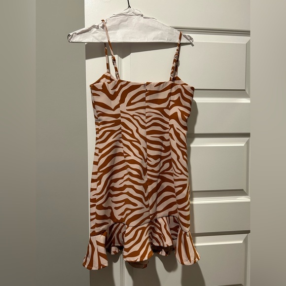 Lovers and Friends Dress - Picture 2 of 4